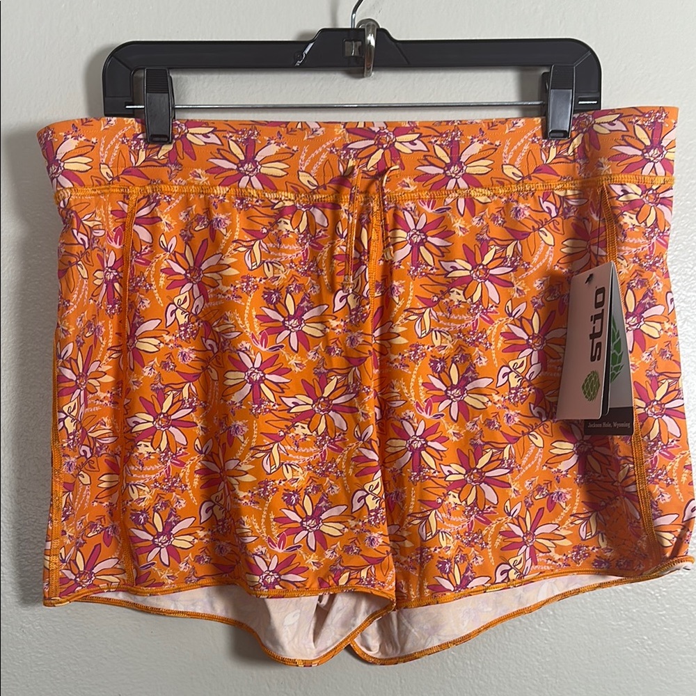 NEW Stio Daybreak Wildflower Print Shorts